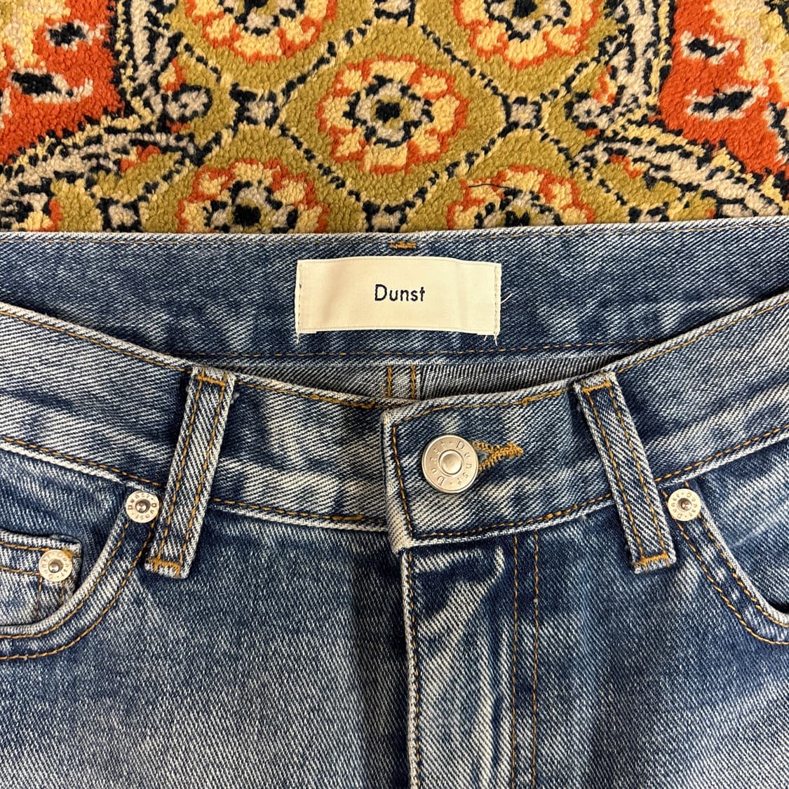 [M] 던스트 연청 세미부츠컷 플레어진 데님팬츠 상품이미지3