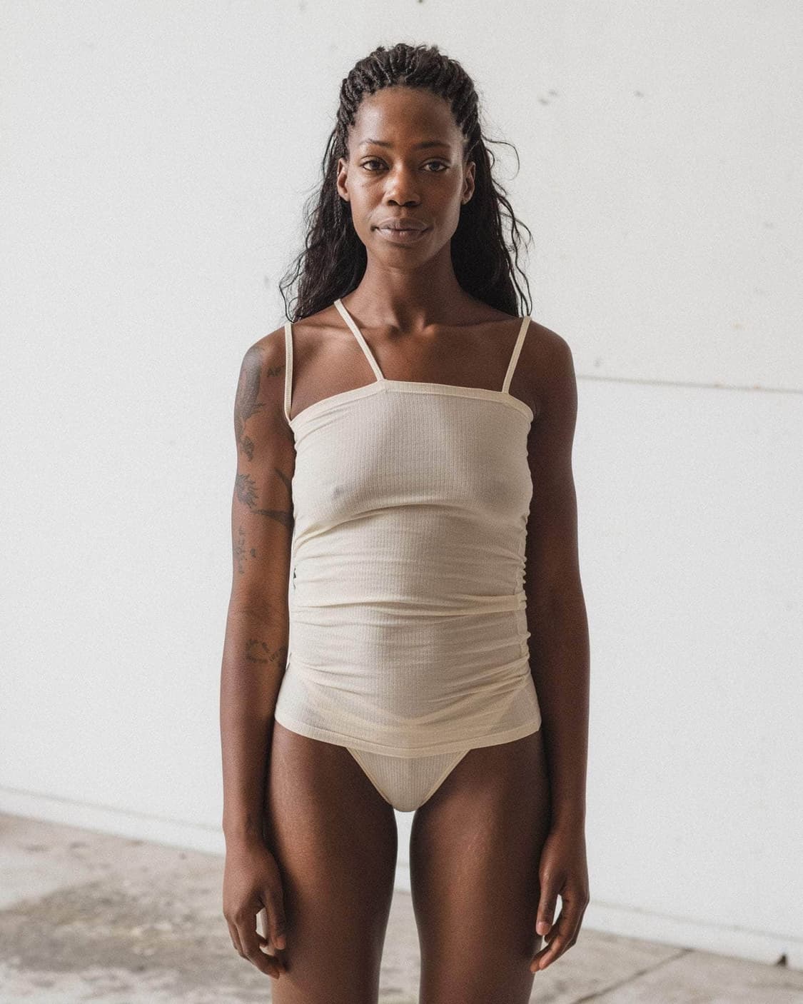 [XS,S,M,L]베이스레인지 Nida 슬리브리스 탑/오프 화이트 상품이미지1