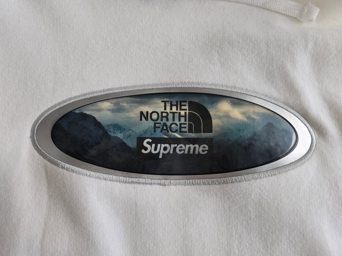 노스페이스 x 슈프림 렌티큘러 마운틴 후드티 화이트 상품이미지3