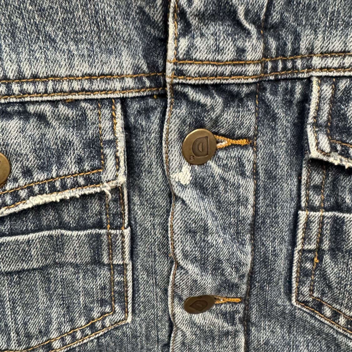 디스퀘어드2 빈티지 데님 쉐르파 자켓 후면 레터링 로고 디테일 상품이미지8