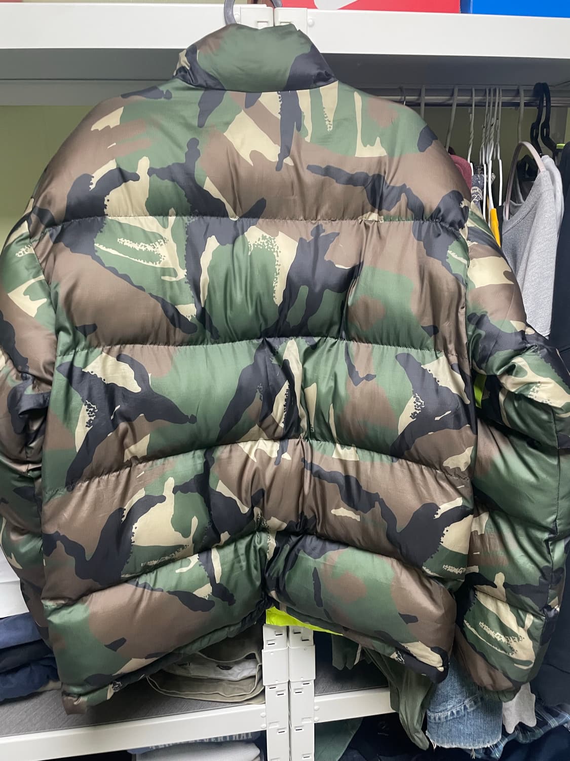 뉴에라 카모 리버시블 패딩 700 105사이즈 상품이미지7