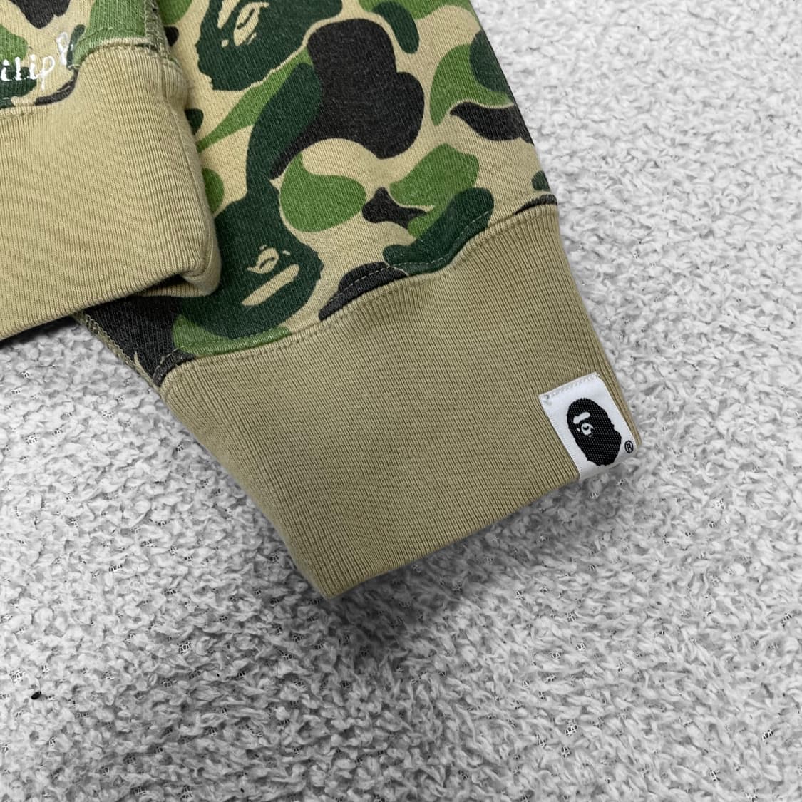 베이프 x 언디핏 ABC 컬리지 풀 오버 카모 후드티 상품이미지3