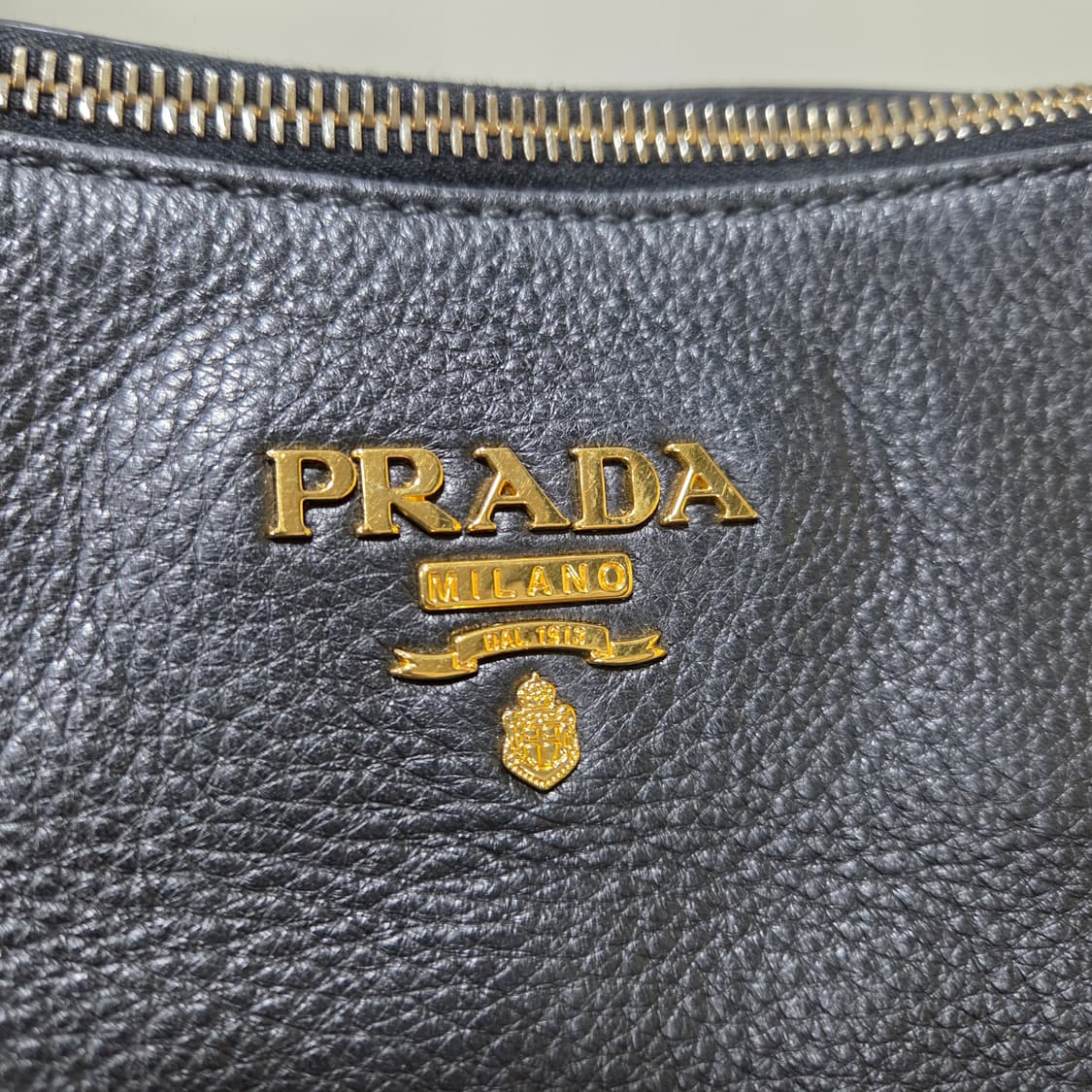 프라다 미듐 숄더백 상품이미지2
