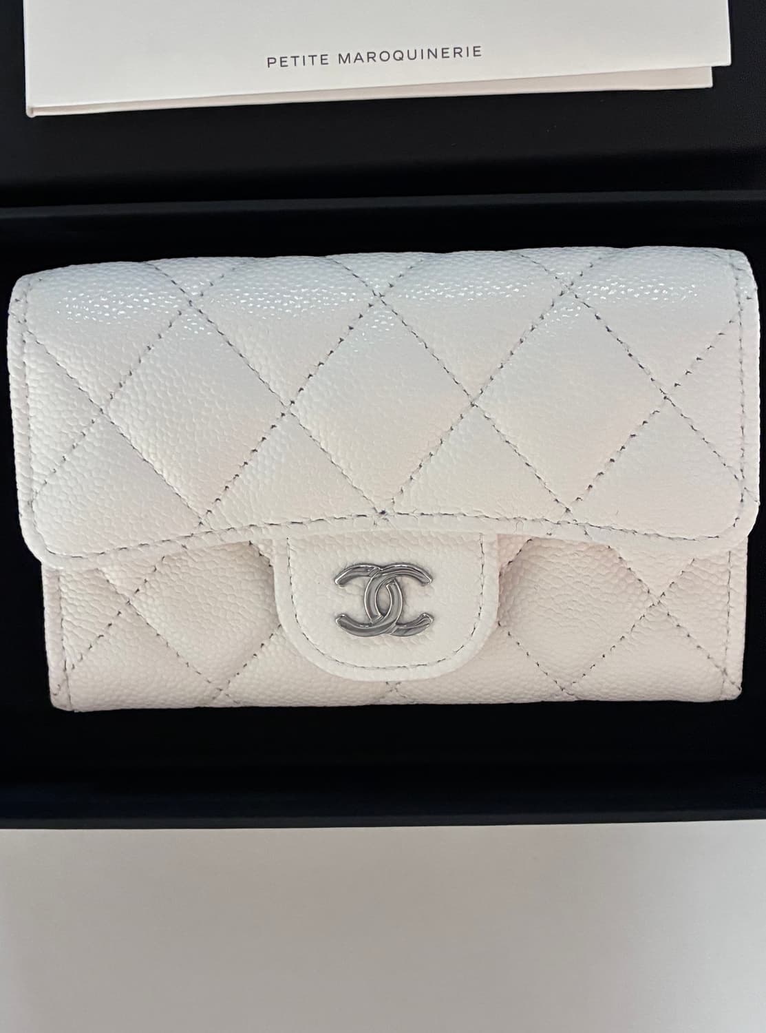 샤넬 클래식 카드 홀더 화이트 상품이미지2