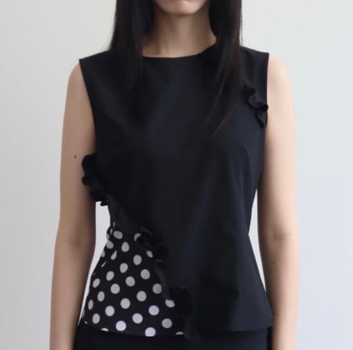 바하윤 bahayoon 도트 슬리브리스 상품이미지1