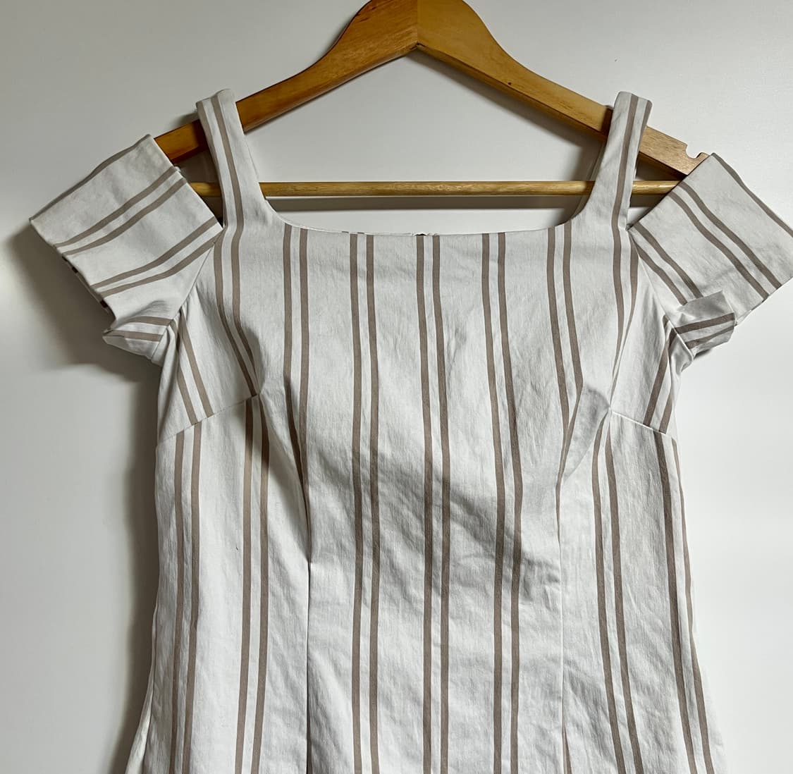 캘빈클라인 여리핏 스트라이프 숄더컷 원피스 S 상품이미지4