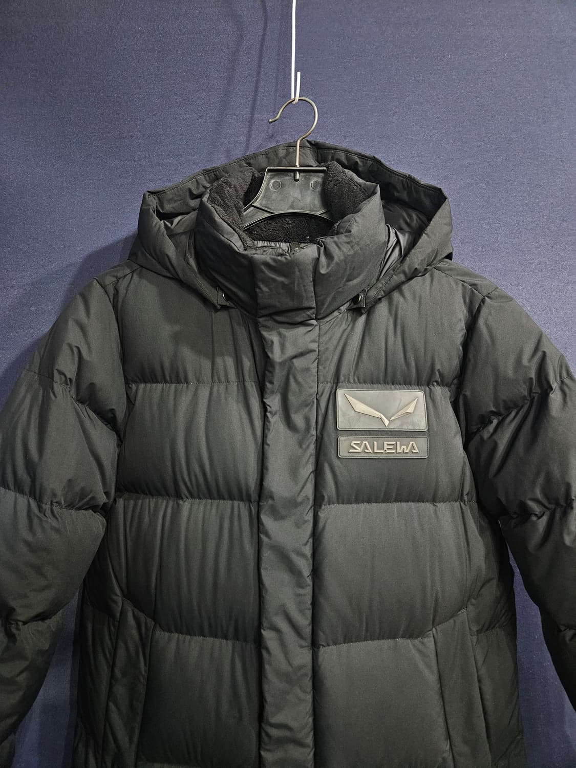 살레와 블랙컬러 남성 90 구스다운 롱패딩  상품이미지7