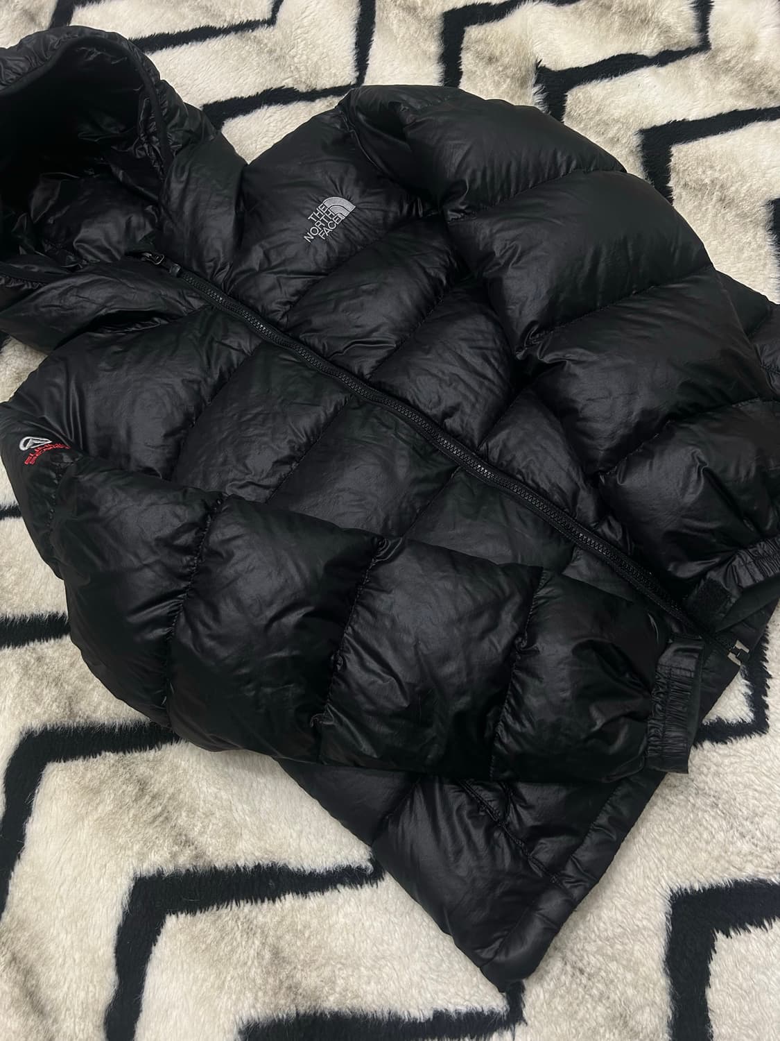 [공용]노스페이스 아콘카구아 써밋시리즈 후드패딩/블랙 상품이미지2