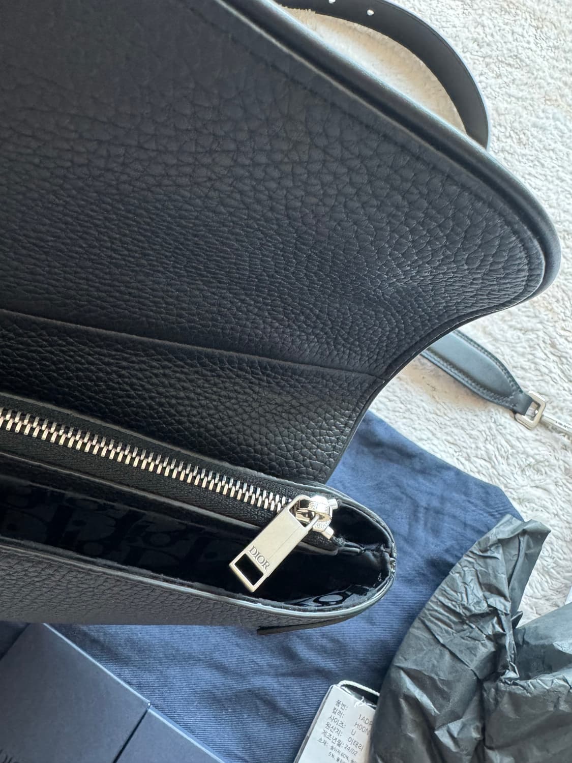 디올 남자 새들백 그레이니 레더 블랙 상품이미지10