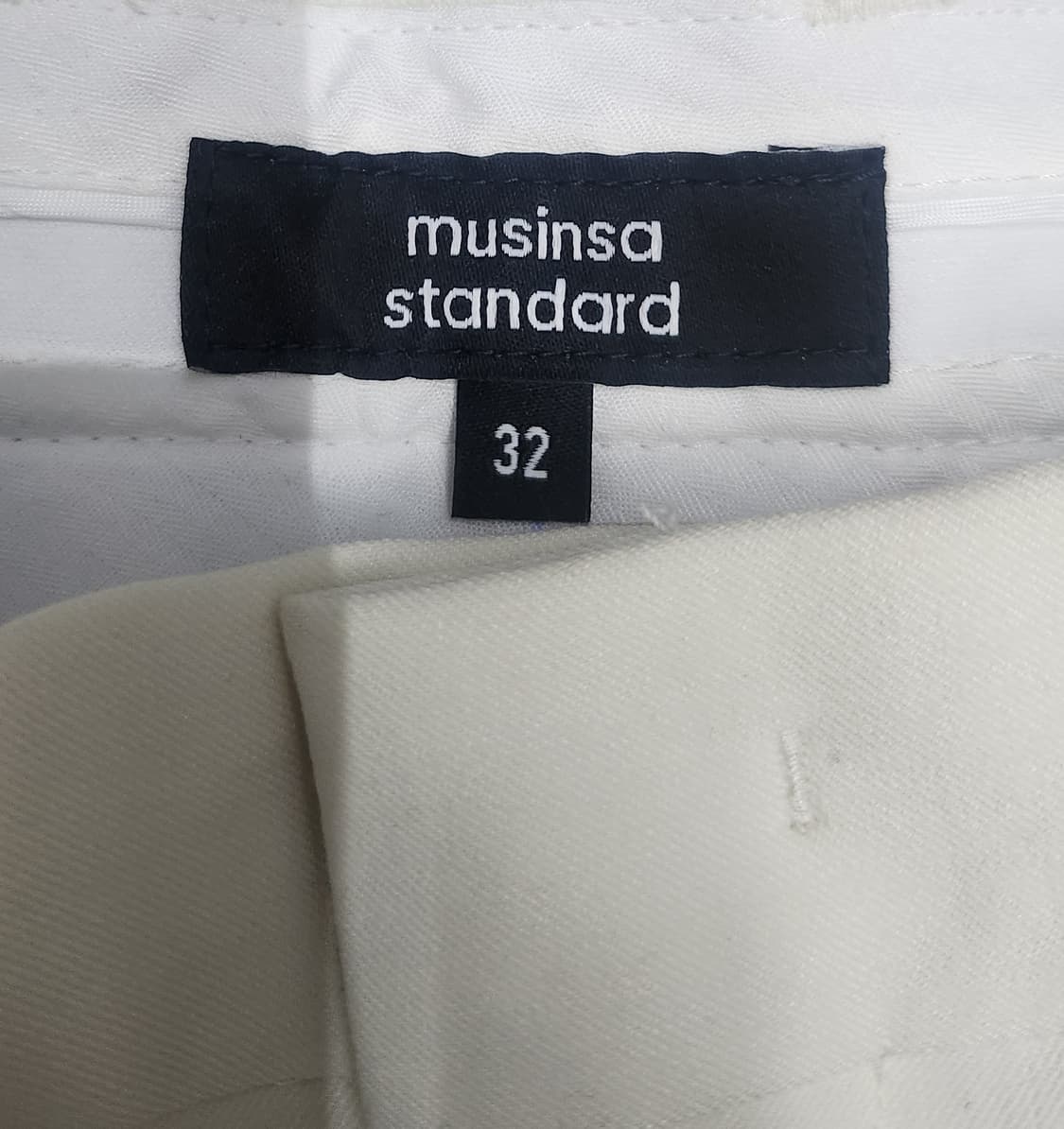 (새상품) 무탠다드 크림 쓰리턱 세미 벌룬 슬랙스 32 상품이미지4