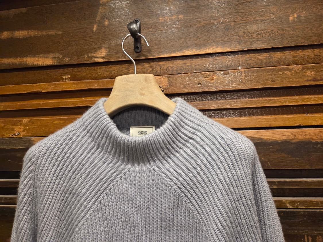 어나더오피스 모호크넥 니트 상품이미지3