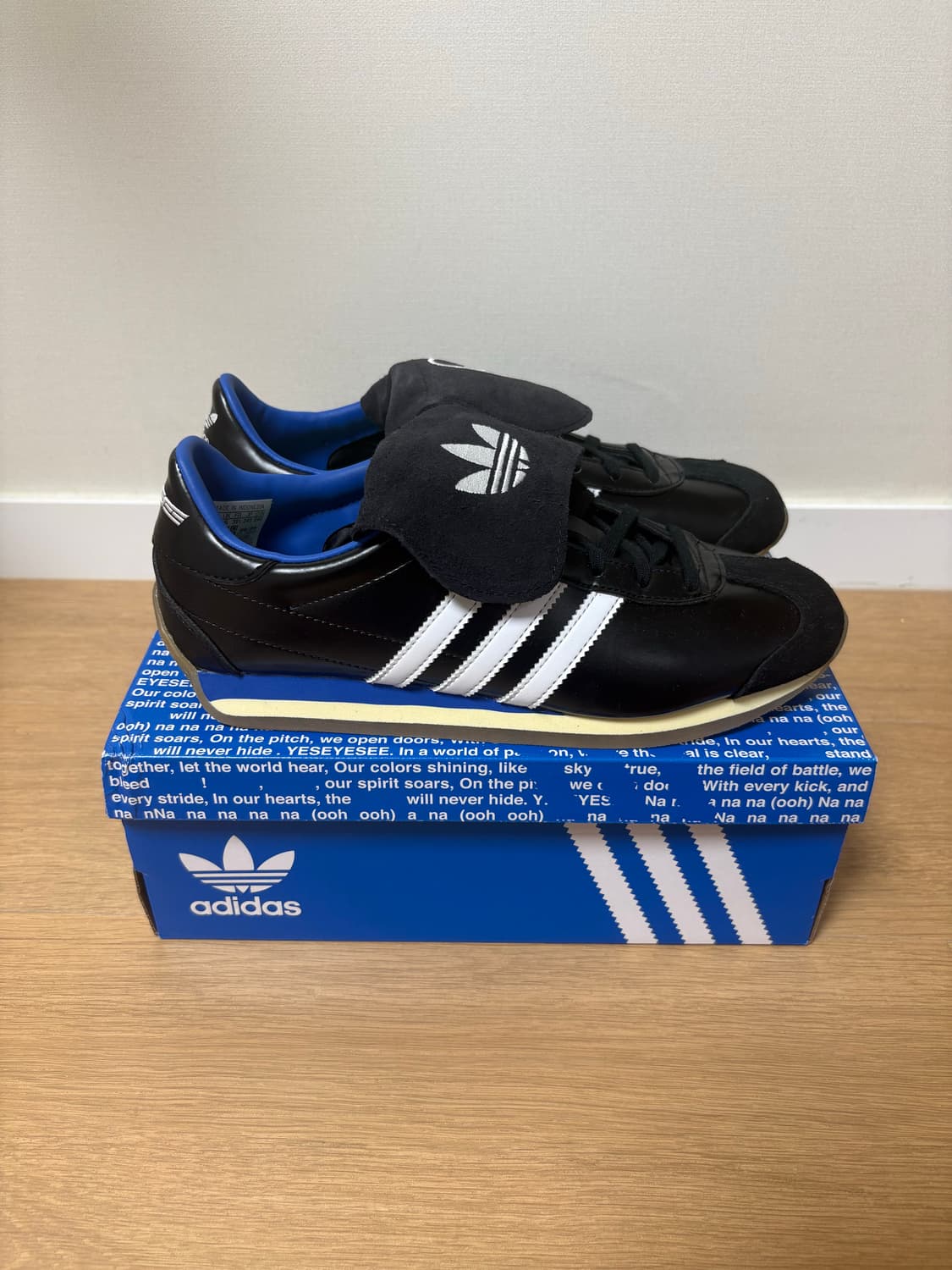 Adidas x Yeseyesee 컨트리 OG 코어 상품이미지1