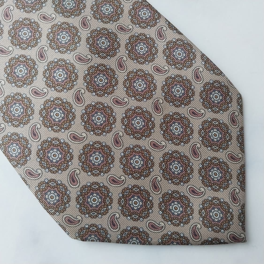 디올 실크 브라운 페이즐리 패턴 넥타이 9.1cm A+등급 K1796
 상품이미지8