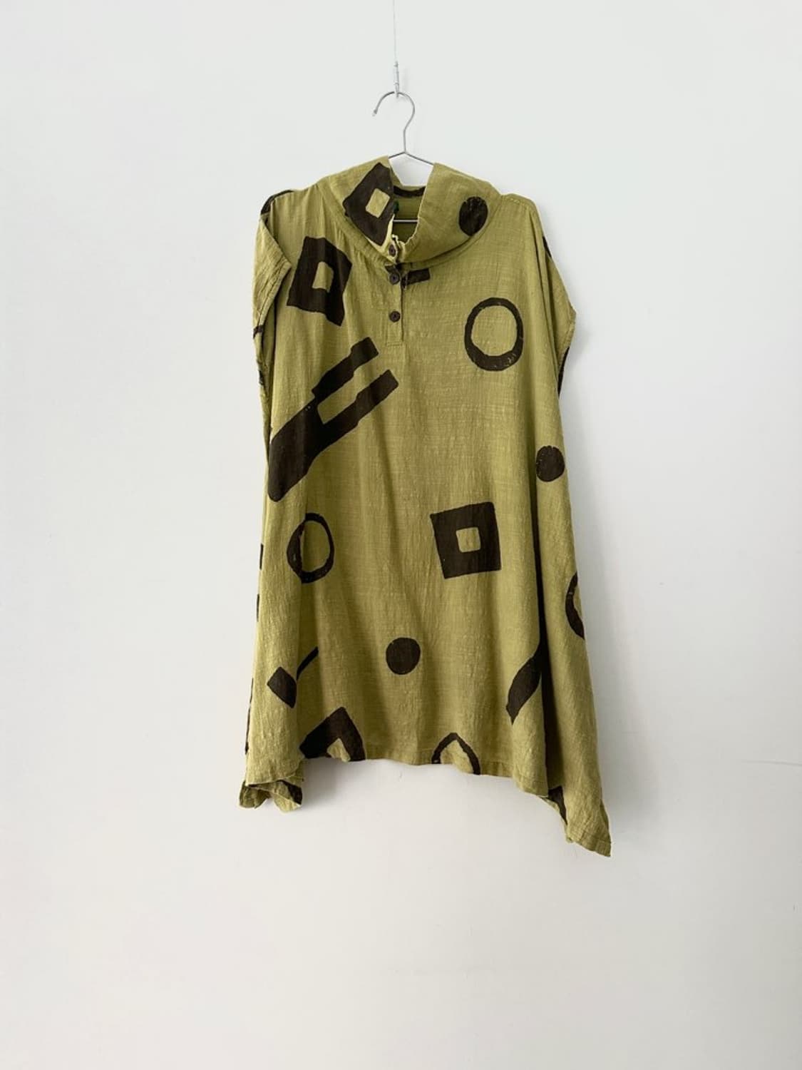 Rectangle neck button green top 상품이미지4