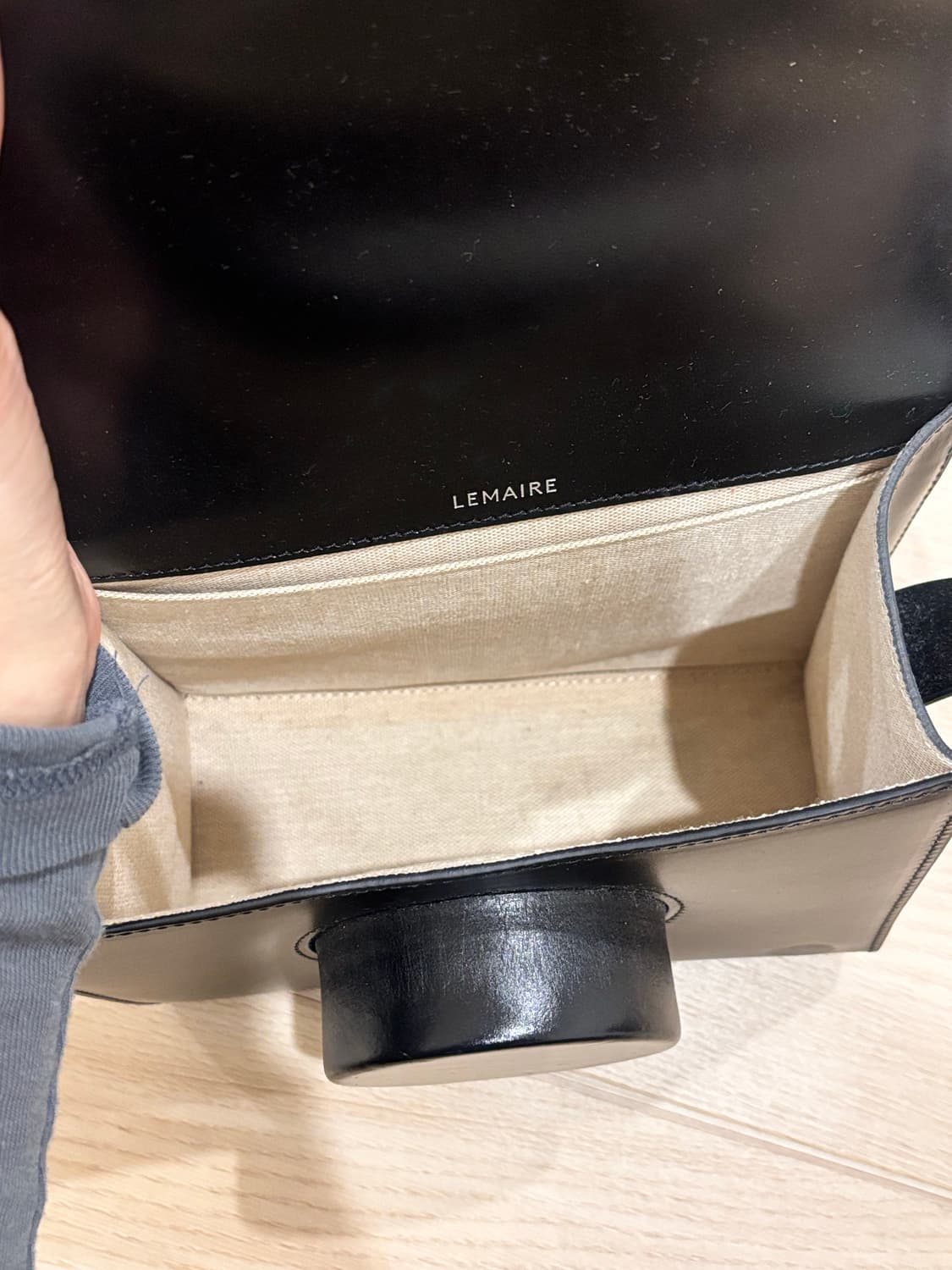 르메르 카메라백 상품이미지6