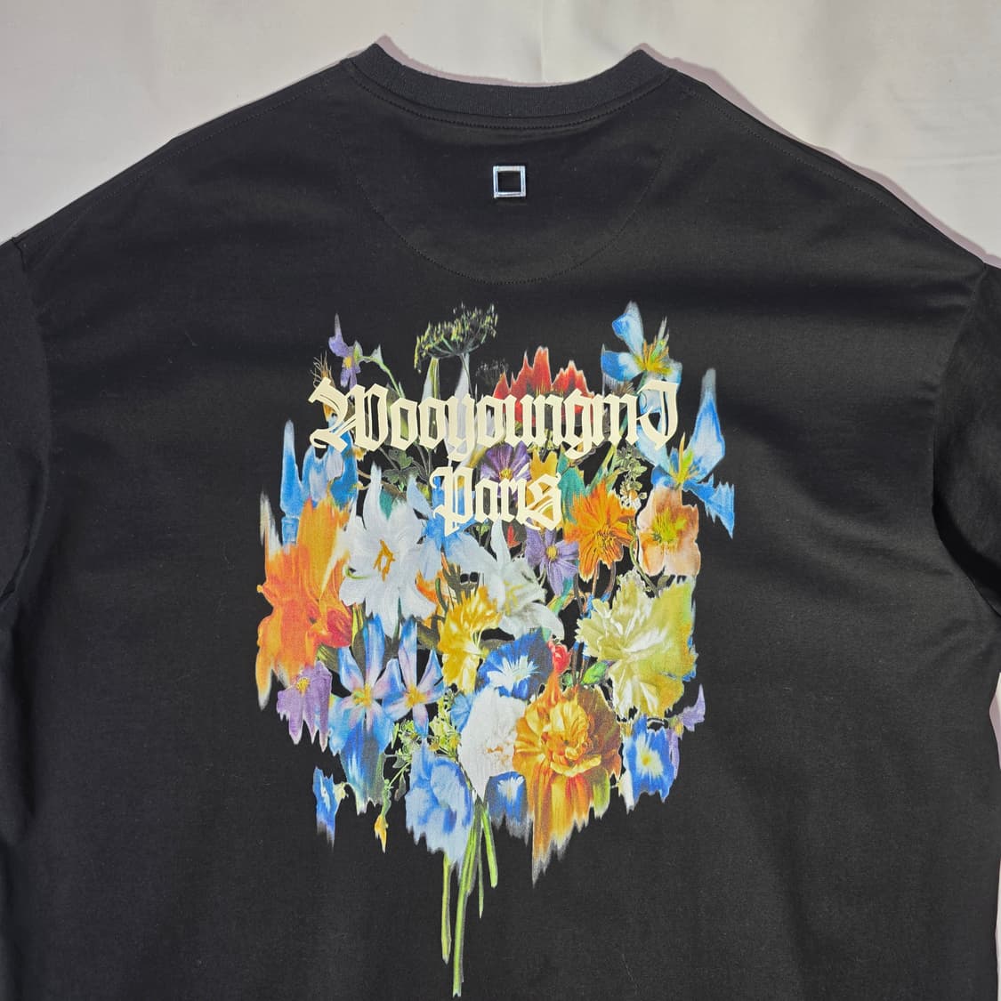 [46/95]우영미 22ss 멀티 플라워 백로고 반팔 상품이미지7