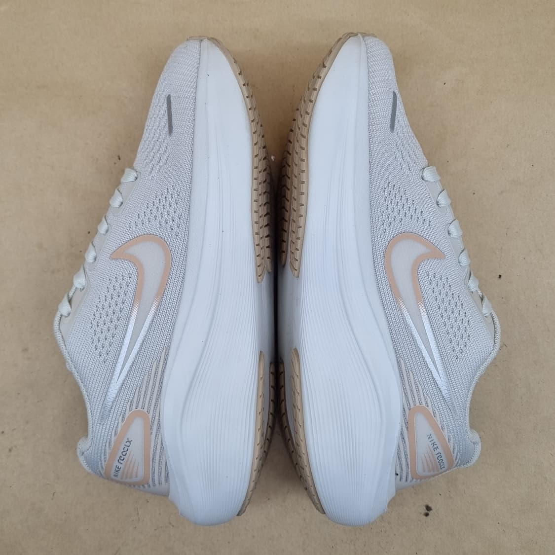 나이키 에어줌 스트럭처24  여성런닝화240  상품이미지5