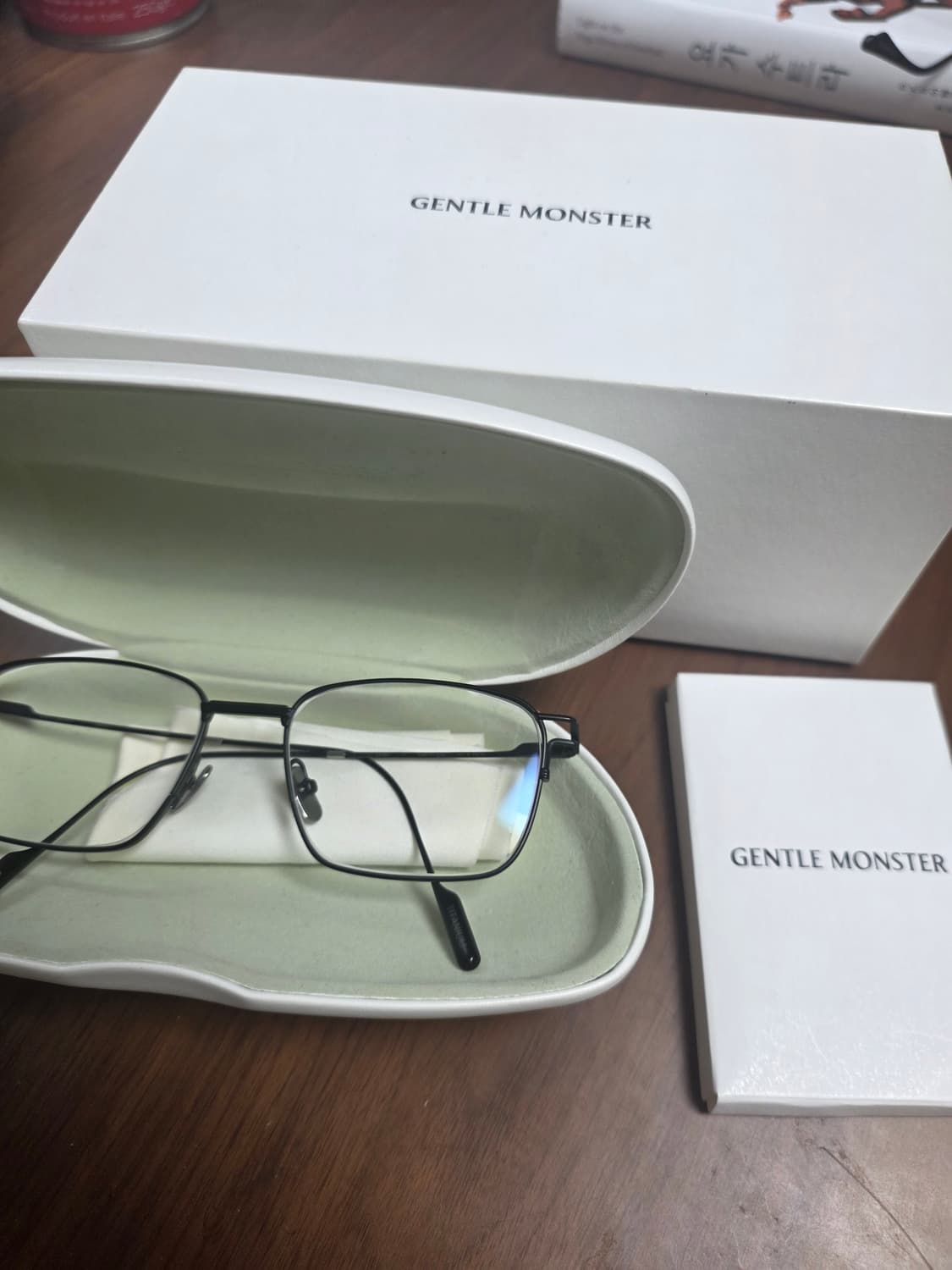 젠틀몬스터 오타스 M01 블랙 상품이미지1