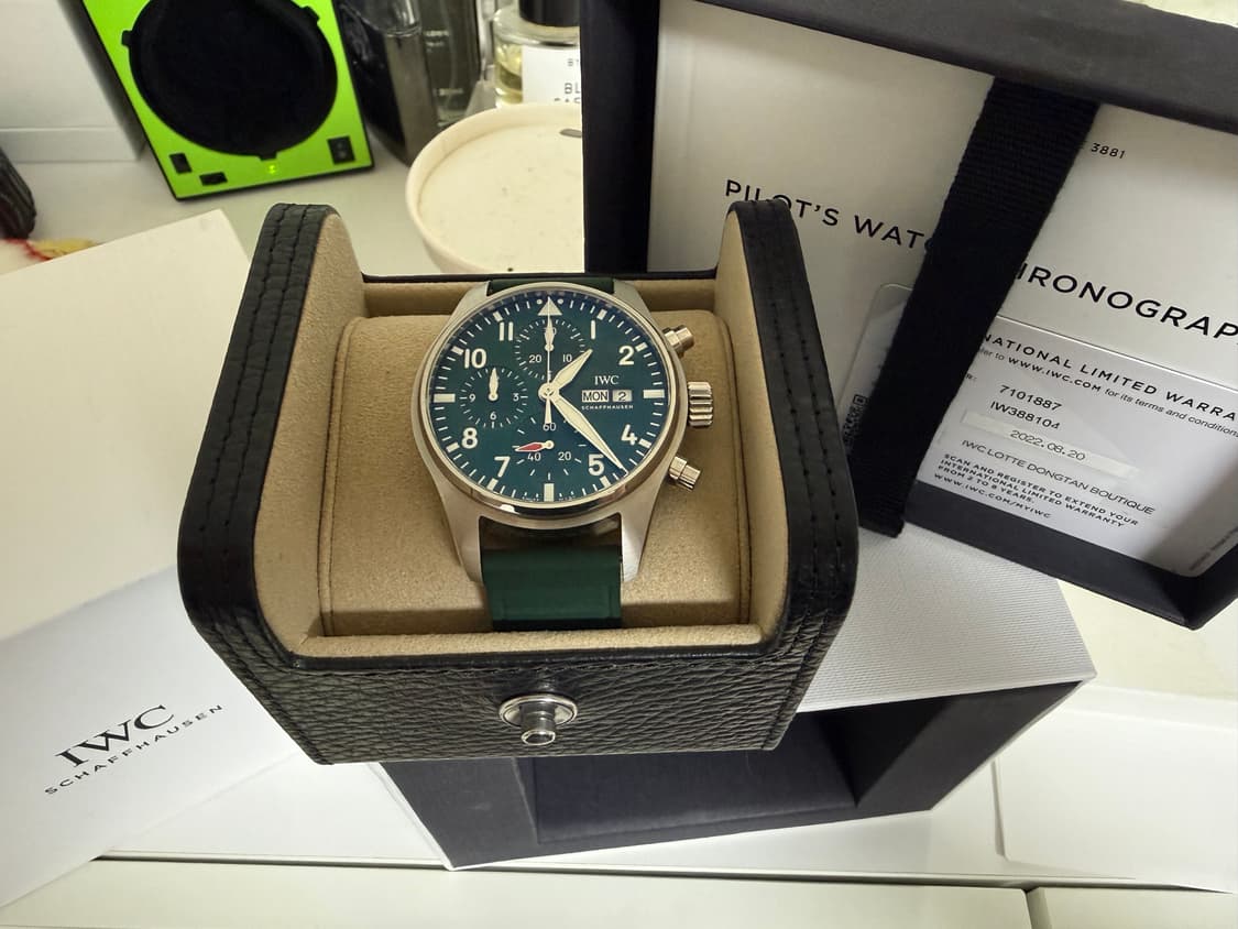 IWC 파일럿 크로노그래프 41 그린 모델 상품이미지2