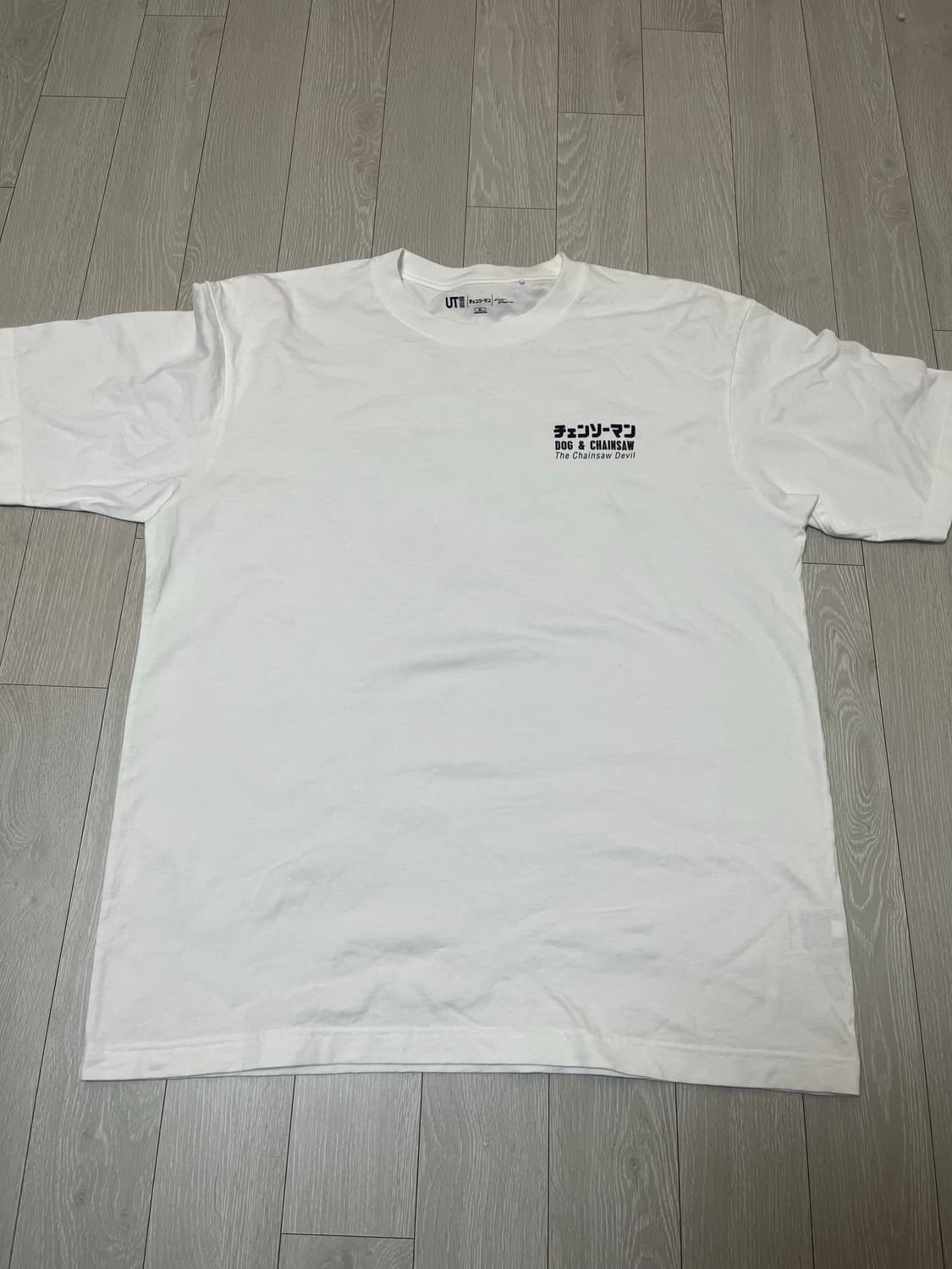 유니클로 체인소맨 반팔티 상품이미지2