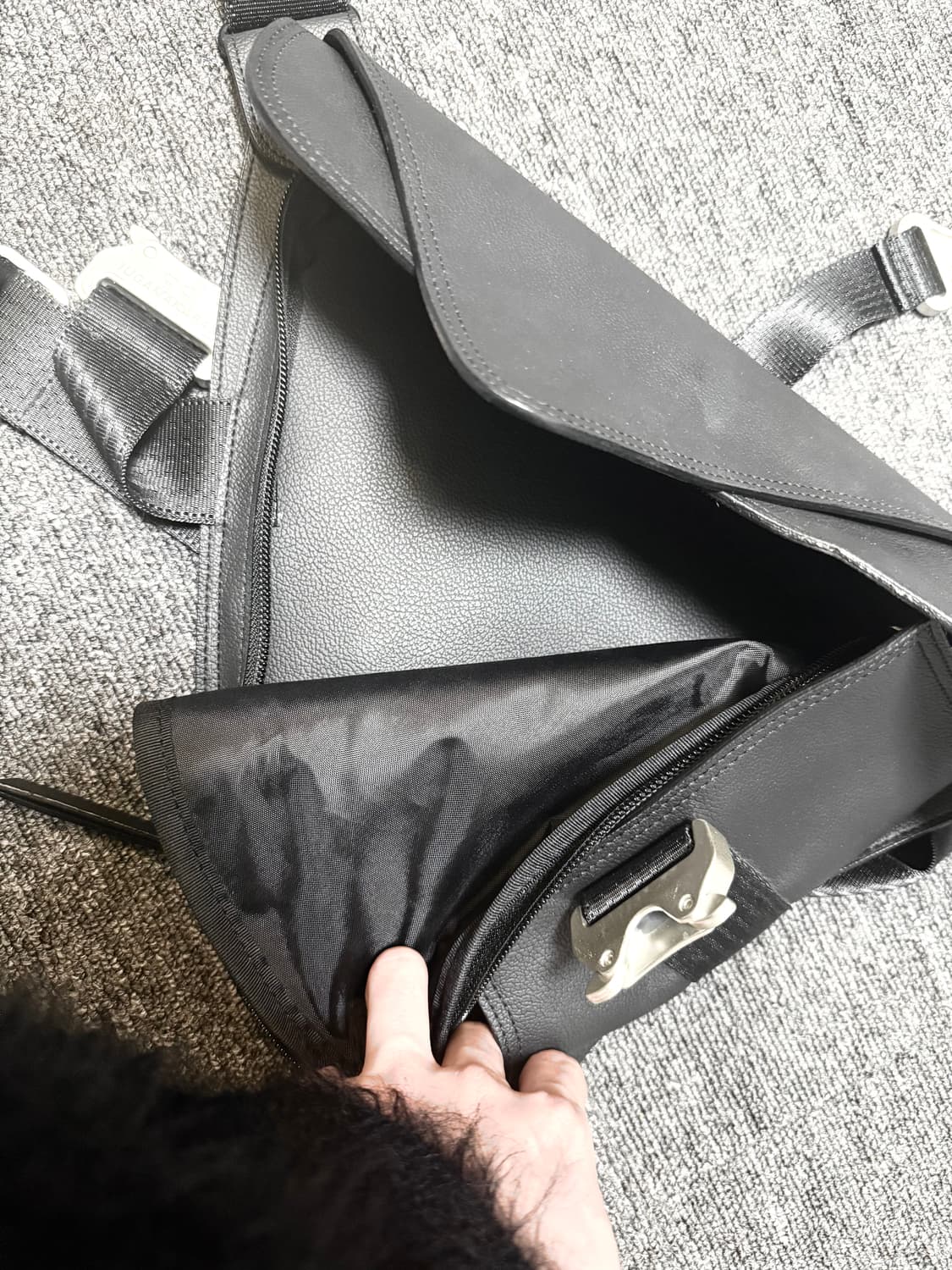 이우가마카라스 Triple Covered Crow Buckle Bag 상품이미지7