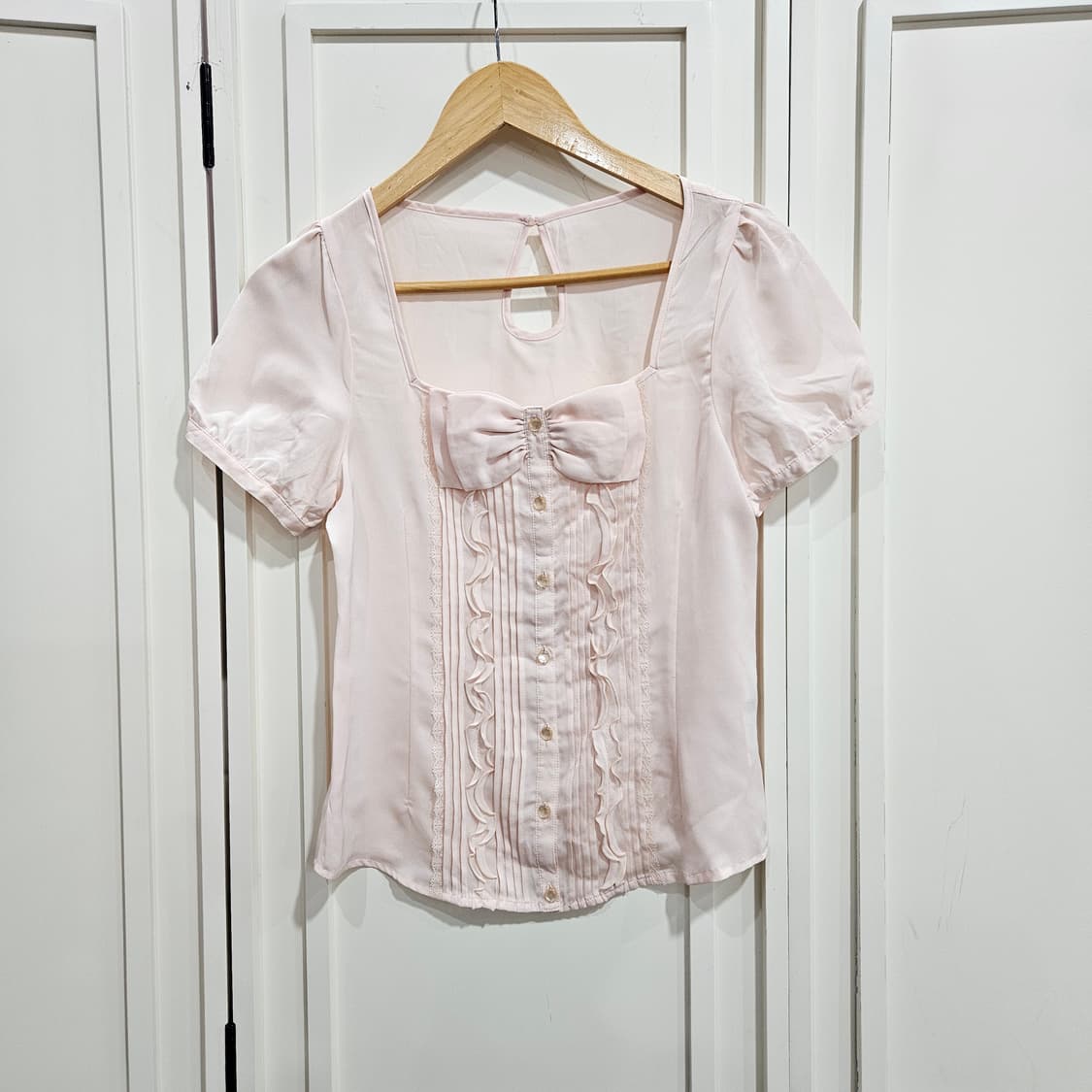 리본 프릴 블라우스 상품이미지1