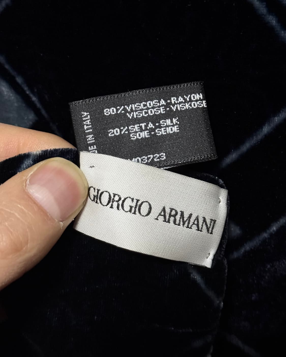 조르지오 아르마니 명품 벨벳 벨루어 머플러 목도리 스카프 블랙 네이비 상품이미지5