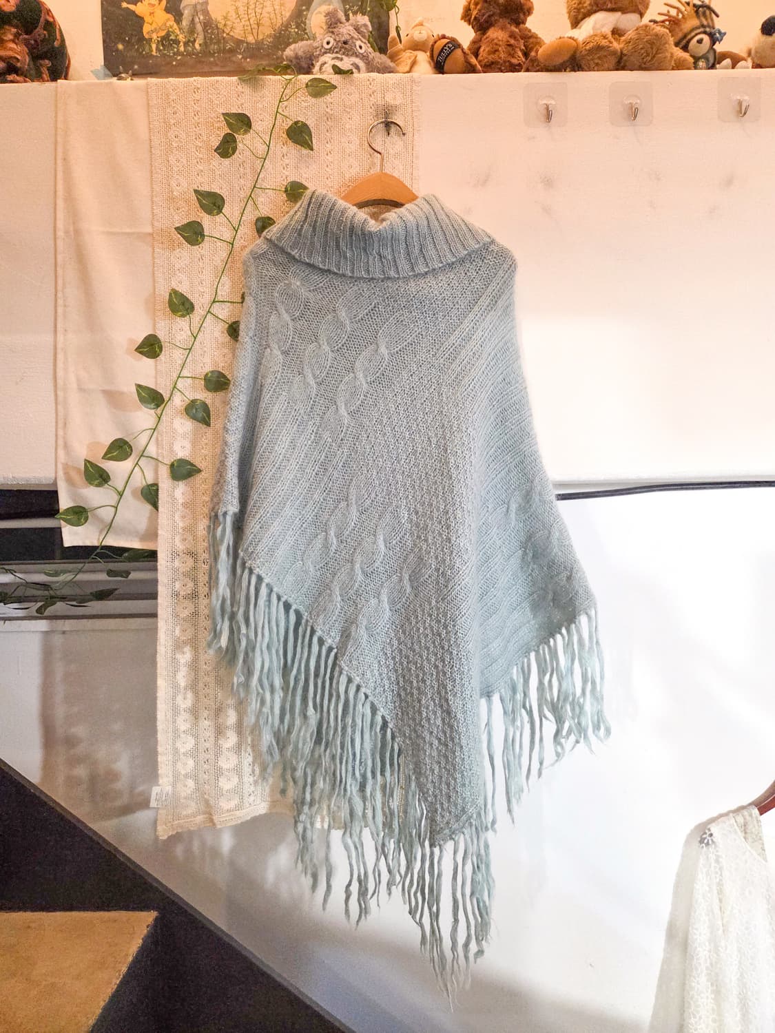 물빛 모헤어 케이프 니트 상품이미지5