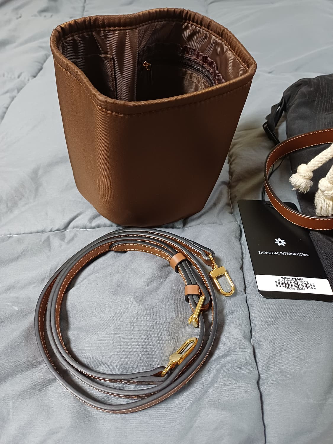 셀린느 틴 드로우스트링백 베이지/탄 상품이미지7