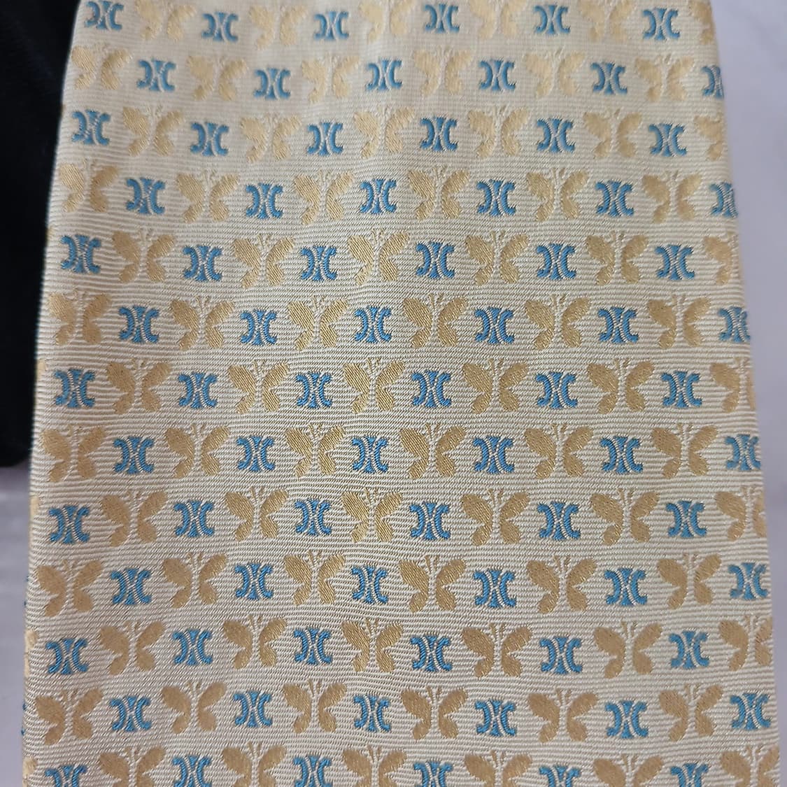 셀린느 실크 로고&나비 자카드 넥타이 9.2cm A+등급 A19030
 상품이미지7