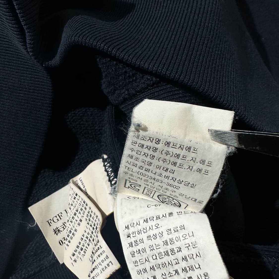 (매장판) CP컴퍼니 렌즈 후드 프린트 맨투맨 상품이미지8