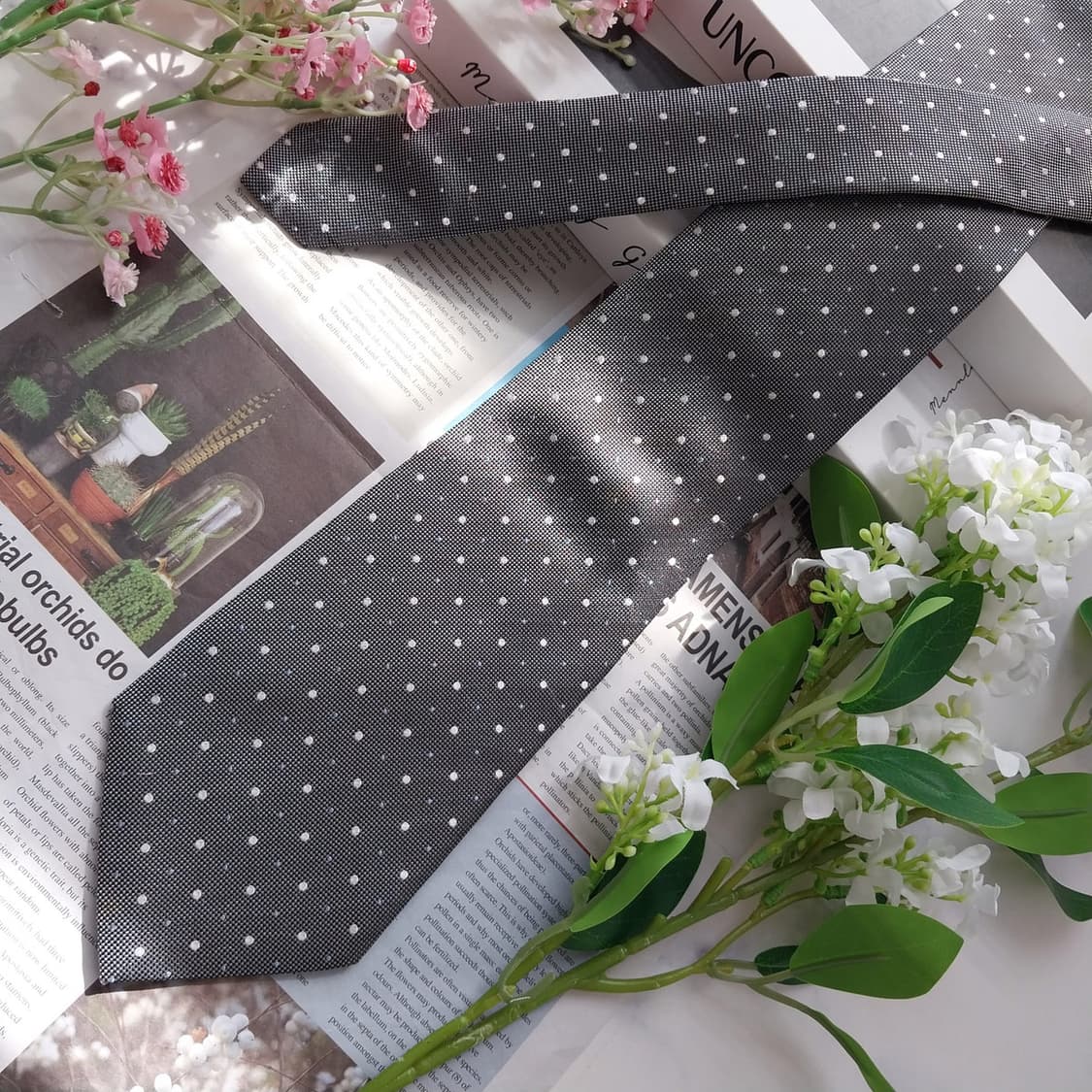 꾸레쥬 실크 그레이 도트 패턴 넥타이 9.2cm A+~A등급 K2353
 상품이미지3