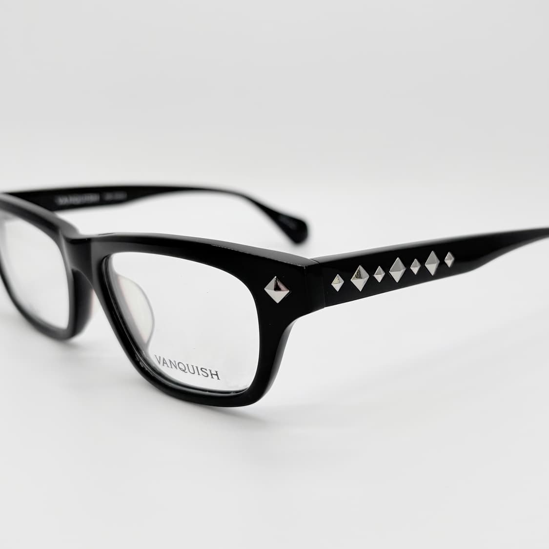 VANQUISH 뱅퀴시 블랙 스터드 뿔테  상품이미지4