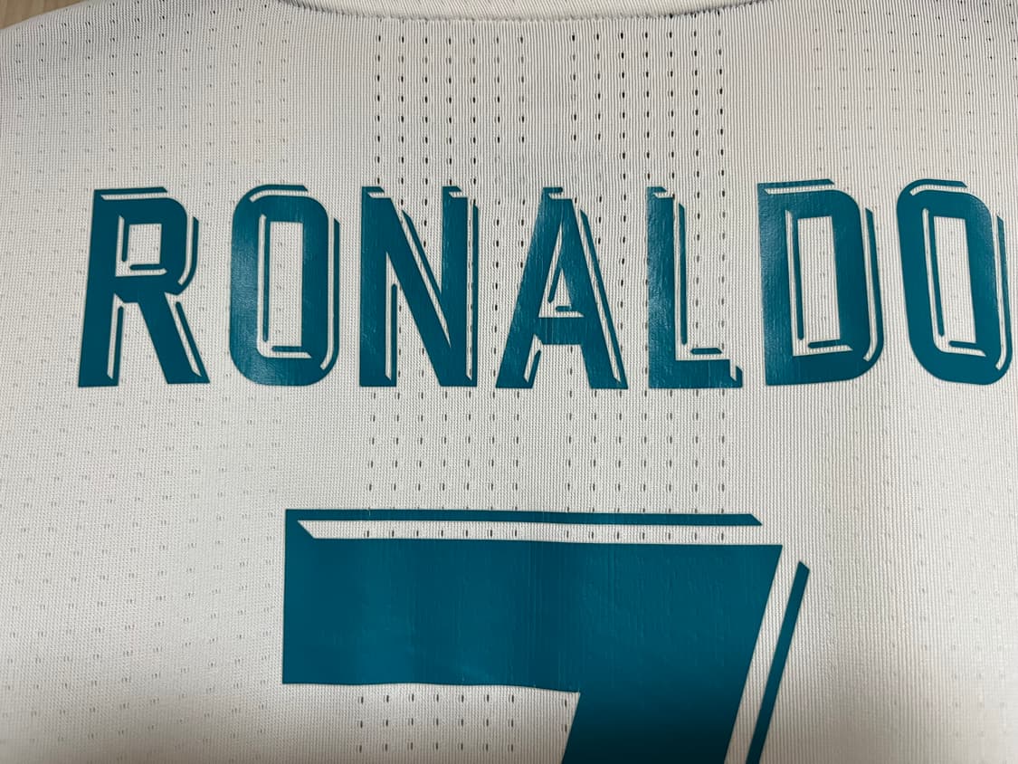 [L]레알마드리드 17-18 어센틱 유니폼 호날두 상품이미지7