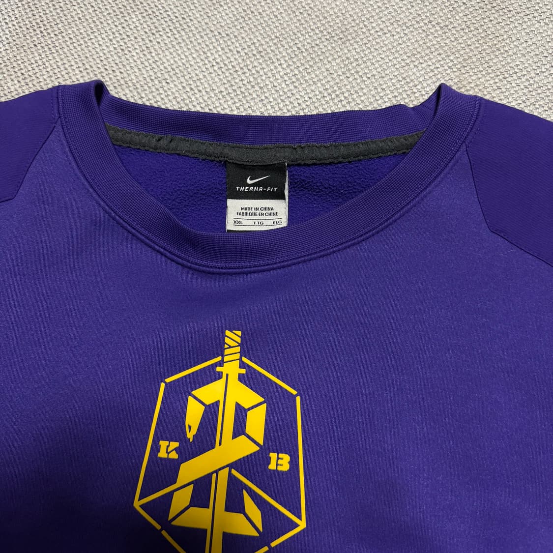 나이키 써마핏 코비 브라이언트 맨투맨 상품이미지3