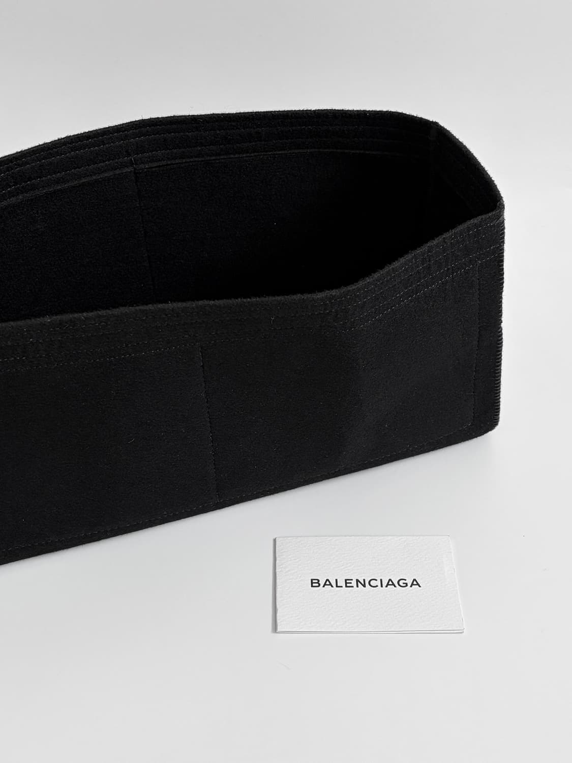 발렌시아가 클래식 시티백 미듐 판매합니다. 상품이미지9