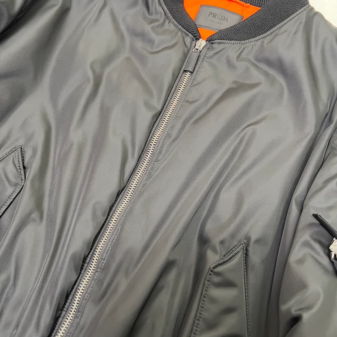 (우체국 택포가격) 프라다 리나일론 봄버 바머 재킷 블랙 XL 상품이미지3