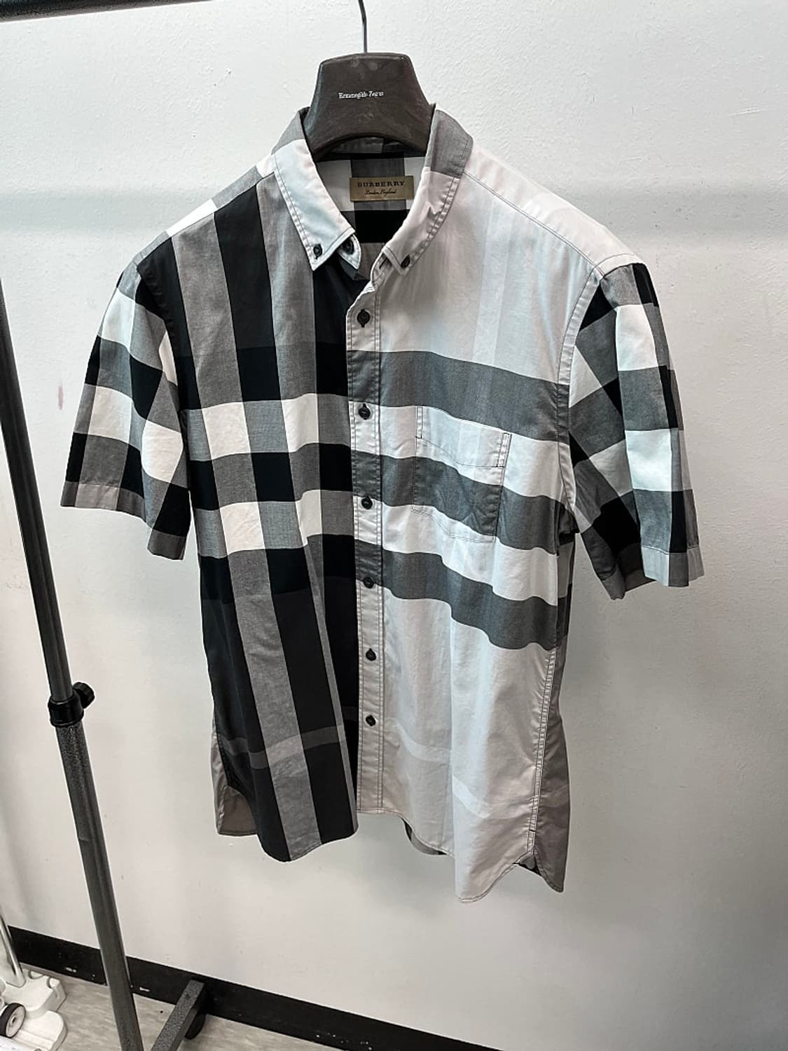 105) 버버리 체크 반팔셔츠  상품이미지1
