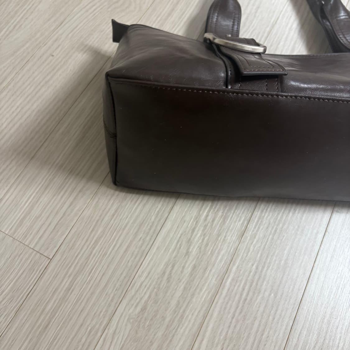 자라 버클 장식 롱 시티백 상품이미지3