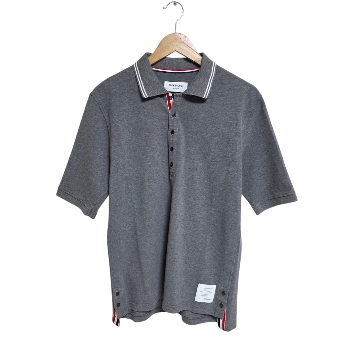 톰브라운 히든삼선 반팔 카라티셔츠 상품이미지1