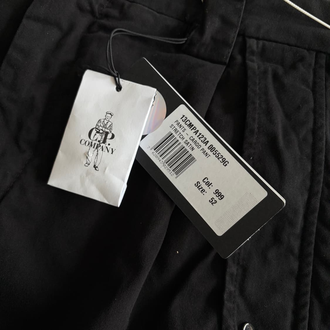 [새상품]CP컴퍼니 씨피컴퍼니 스트레치 루즈핏 렌즈 로고 팬츠 블랙 상품이미지4