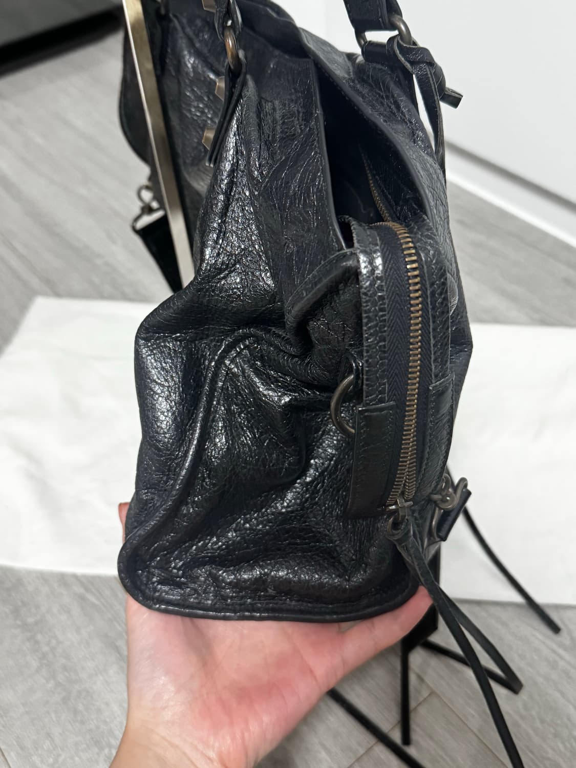 Balenciaga 발렌시아가 시티백 모터백 블랙 미디움 상태 A 상품이미지5