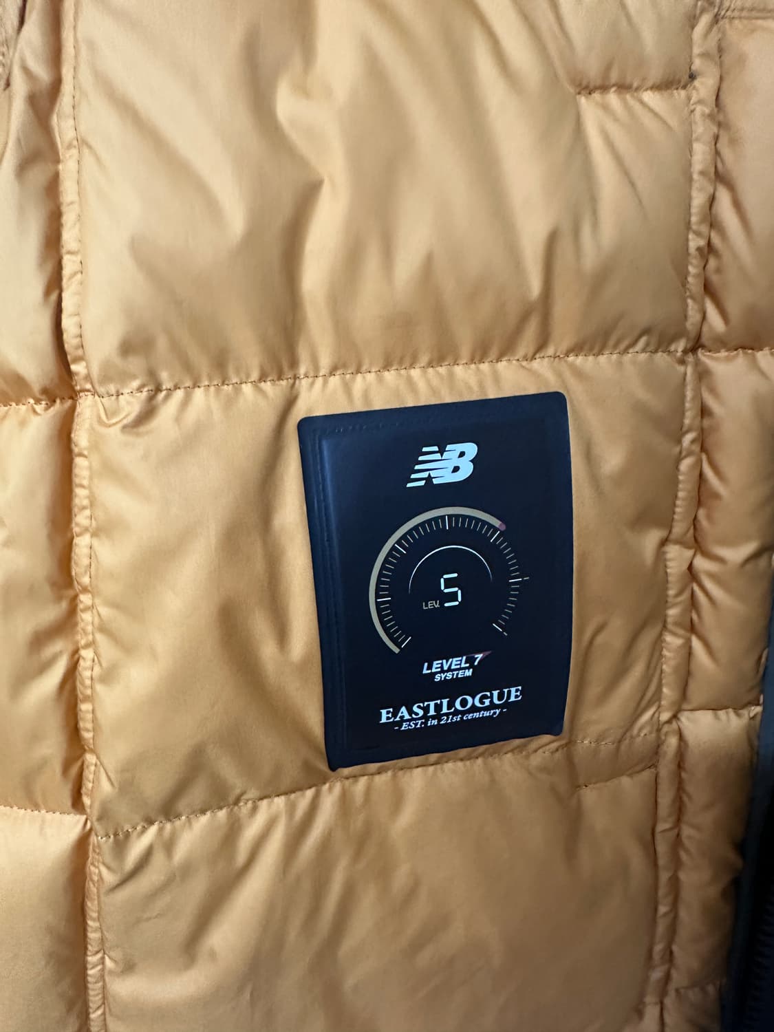 뉴발란스 EASTLOGUE 패딩 점퍼 카키 상품이미지9