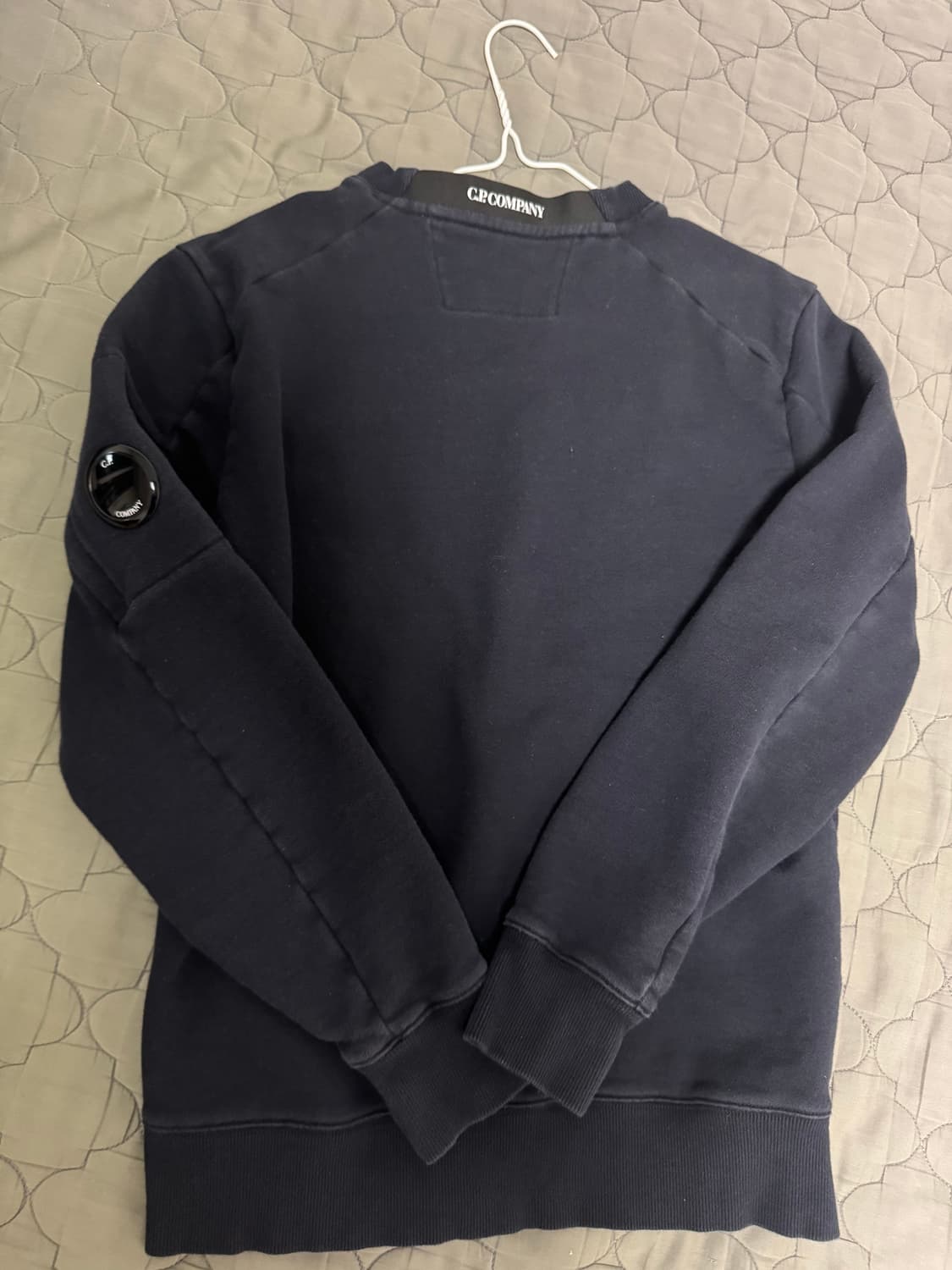 (정품) CP컴퍼니 렌즈 맨투맨 M 상품이미지2