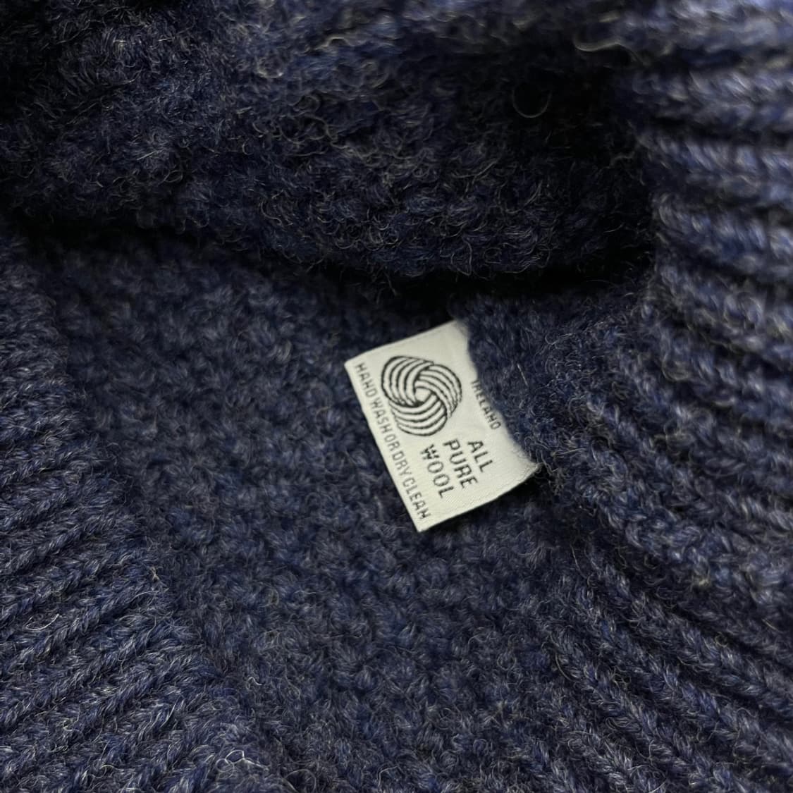 엘엘빈 딥블루 도톰 가디건 상품이미지5