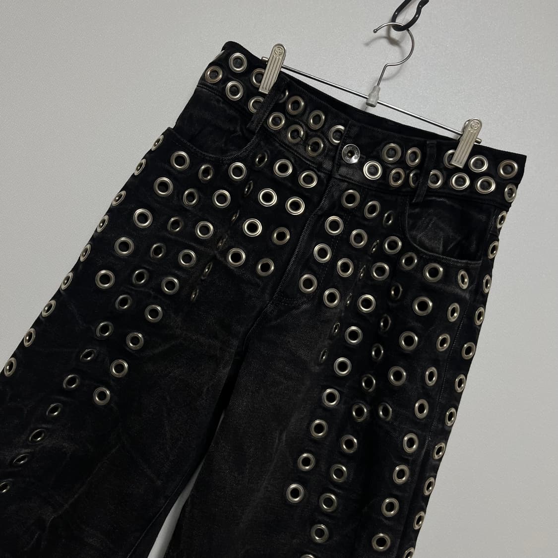 BLR 비엘알 블랙 워싱 아일렛 데님 팬츠  상품이미지2