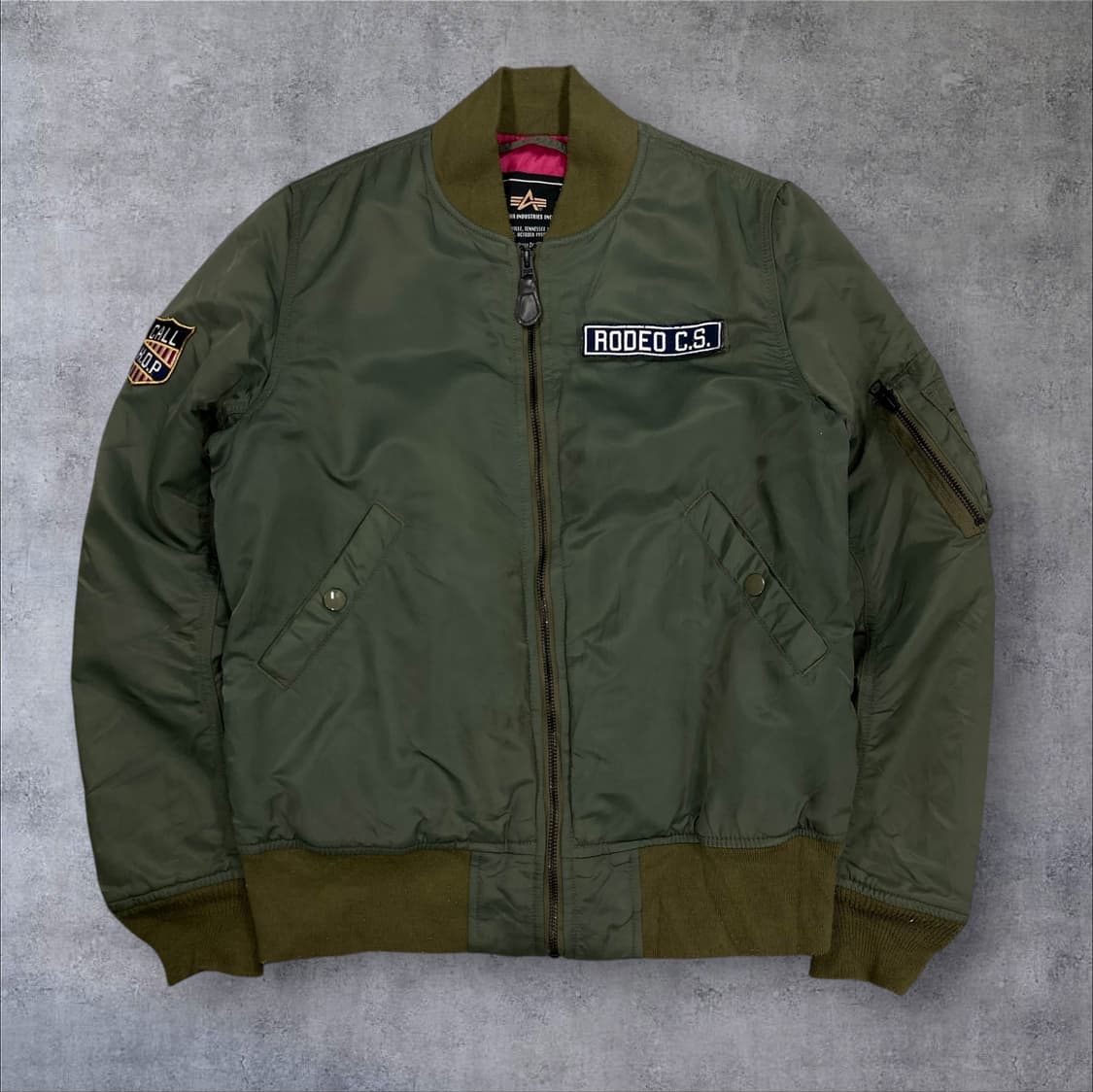 알파 인더스트리 카키 컬러 패치 로고 MA-1 항공 점퍼 상품이미지1