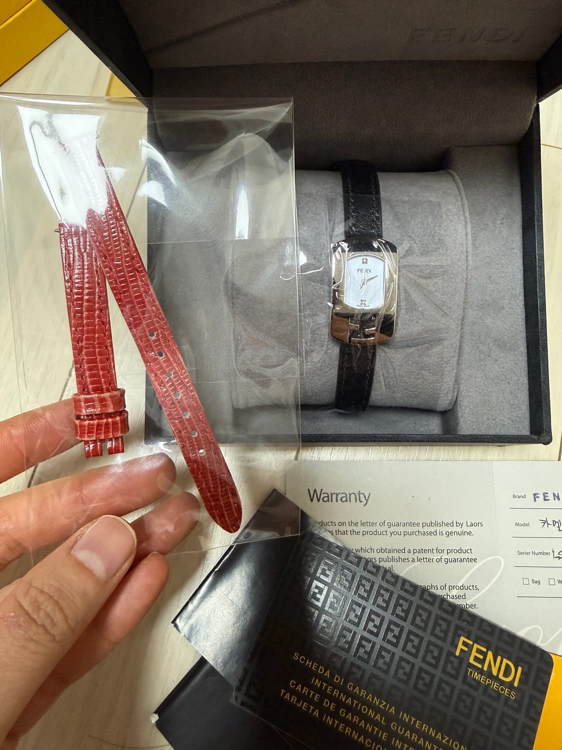 FENDI Chameleon Watch 상품이미지8
