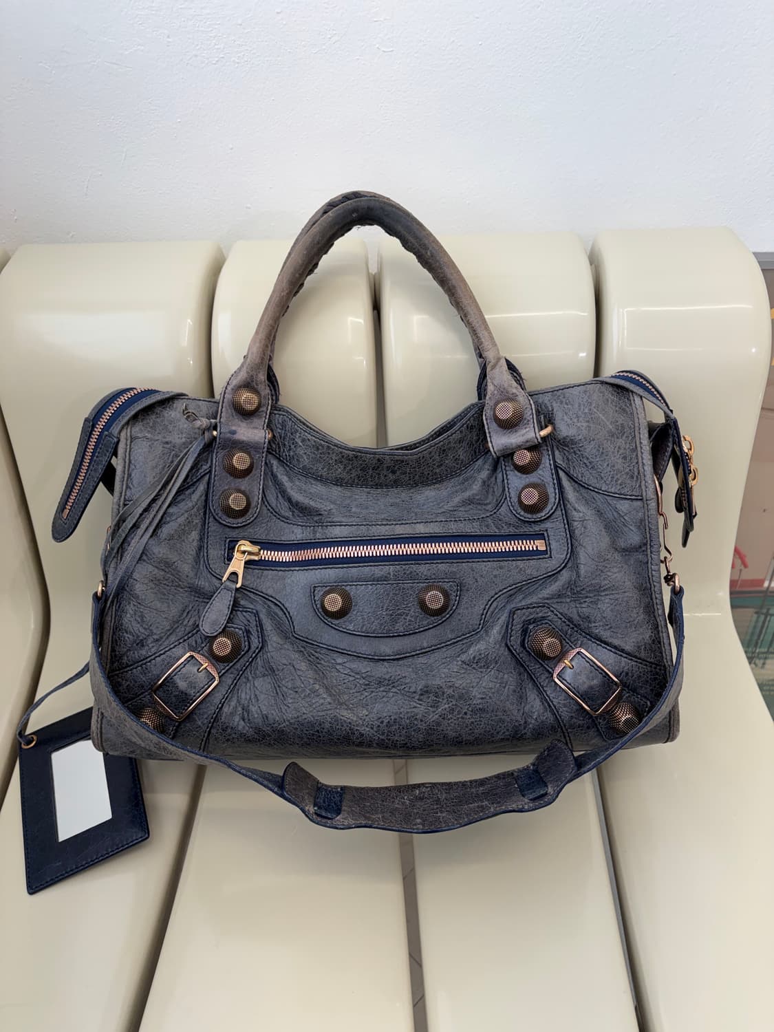 ❌거래중[A 정품] 발렌시아가 자이언트 시티 모터백 블루 카키그레이 상품이미지4