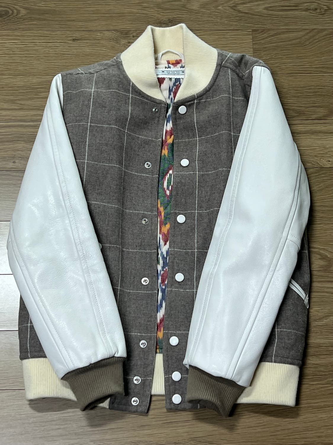 사스콰치패브릭스 eototo 바시티 자켓 상품이미지1